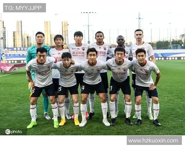 深圳篮球队阵地战解析：战术布局与球员配合的深度剖析